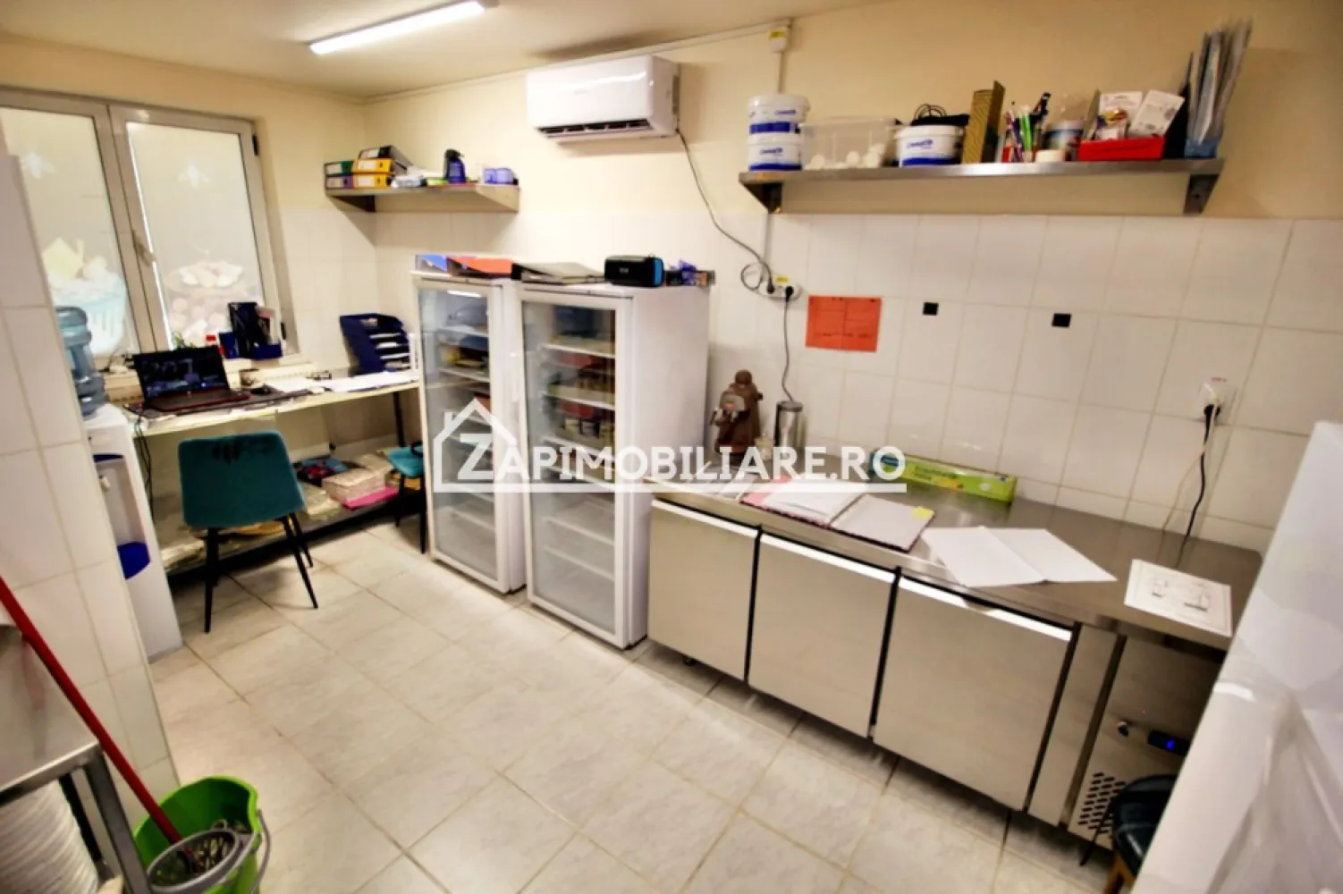 Afacere la cheie cu clientelă formată - Contact 0774048706.Bogdan
De vanzare afacere la cheie cu clientelă formată ,zona Gheorghe Doja vad foarte bun
Aer conditionat
Vitrina expunere marfa
2 vitrinie frigorifice pt produse finite
2 congrlatoare pentru semipreparate
Masa frigorifica inox cu 3 usi pentru semipreparate
Congelator fructe
Frigidere separate oentru lactate/oua/fructe
Chiuvete conform cerintelor DSV
3 cuptoare: 2 rafturi/4rafturi/10rafturi
Mese de lucru inox
2 mixere profesionale
1 mixer planetar
70 mp. utili
Colaborare cu 6 cafenele 
Colaborare cu sala de nunti
Pagini de social media 
Website

Afacerea se vinde mobilată si utilată la prețul de 39.500 Euro comision ZERO.
Contact 0774048706.Bogdan!
Acest anunț nu corespunde cerințelor tale? Sună la numărul afișat în anunț și unul dintre agenții noștri te va ajuta cu alte oferte personalizate în funcție de cerințele tale.