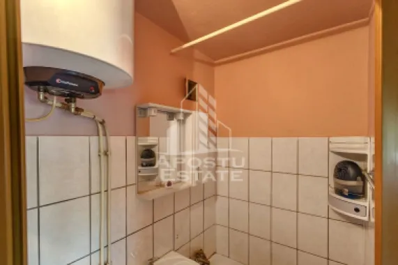 Garsoniera de vanzare la parter, zona UMT, Timisoara