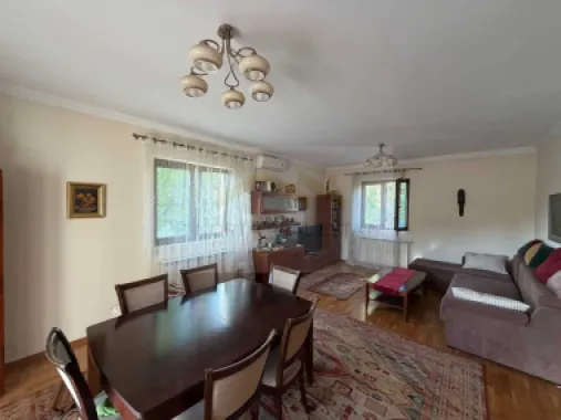 Casă / Vilă de închiriat | Comuna Berceni | 350 mp utili | Curte 400 mp