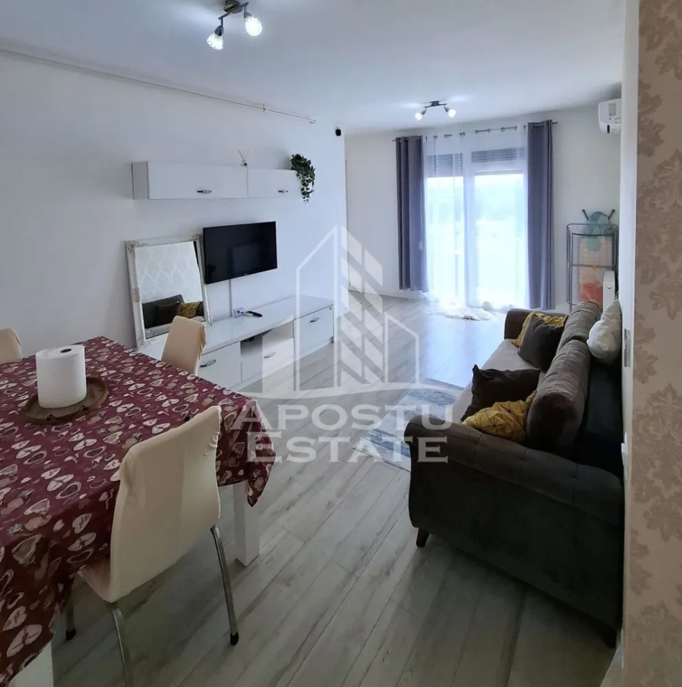 Apartament 2 camere, 52 mp utili. Loc de parcare - Apostu Estate va propune spre inchiriere un apartament cu 2 camere, situat la etajul 4, intr-o zona excelenta, in apropiere de Afi, Stadionul Francisc von Neuman si statiile de mijloace de transport in comun, oferind acces rapid catre principalele puncte de interes ale orasului.

Cu o suprafata utila de 52 mp, locuinta este compartimentata eficient si dispune de 1 dormitor confortabil, 1 living luminos, 1 bucatarie separata si 1 baie dotata cu cada, oferind un ambient placut si functional.

Apartamentul se inchiriaza complet mobilat si utilat, fiind pregatit pentru mutare imediata, astfel incat viitorii chiriasi sa beneficieze de tot confortul necesar inca din prima zi. 
In plus, proprietatea dispune si de loc de parcare, un avantaj important pentru confortul zilnic.

Datorita amplasarii excelente si facilitatilor oferite, aceasta proprietate este ideala pentru persoane active, cupluri sau familii care isi doresc o locuinta moderna, practica si bine pozitionata.

Apartamentul se inchiriaza pe termen lung. Pentru mai multe informatii si programarea unei vizionari, echipa Apostu Estate va sta la dispozitie.
ID: CP3198072