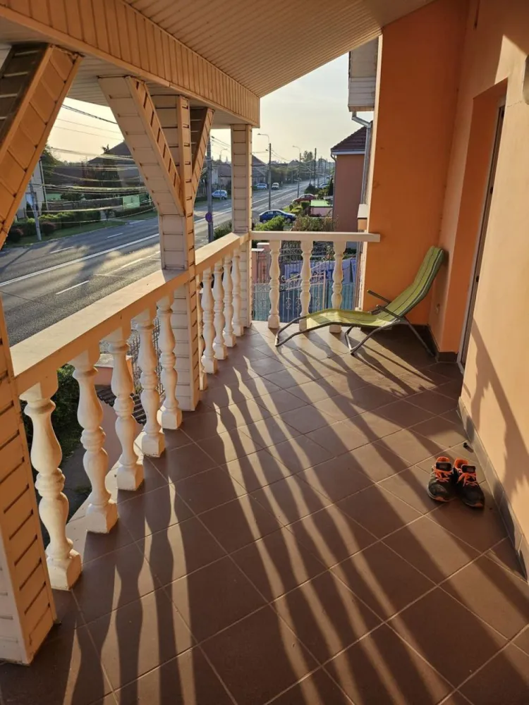 BRASADAS vinde casa individuala zona DARA cu 5 cam si teren 4ari. - BRASADAS vinde casa individuala cu etaj.
Casa are 5 camere și 400mp teren aferent.
Www.brasadas.com