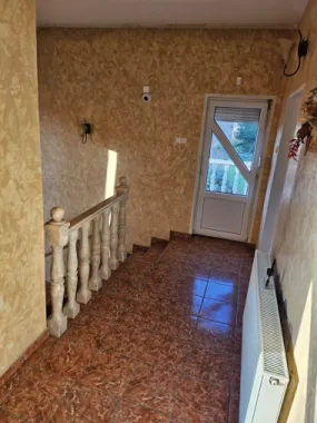 BRASADAS vinde casa individuala zona DARA cu 5 cam si teren 4ari.