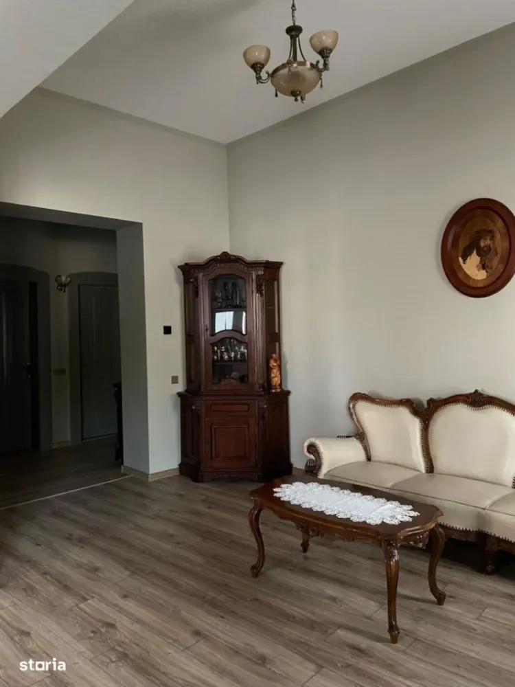 BRASADAS vinde casa cu 3 dormitoare in zona Titulescu.