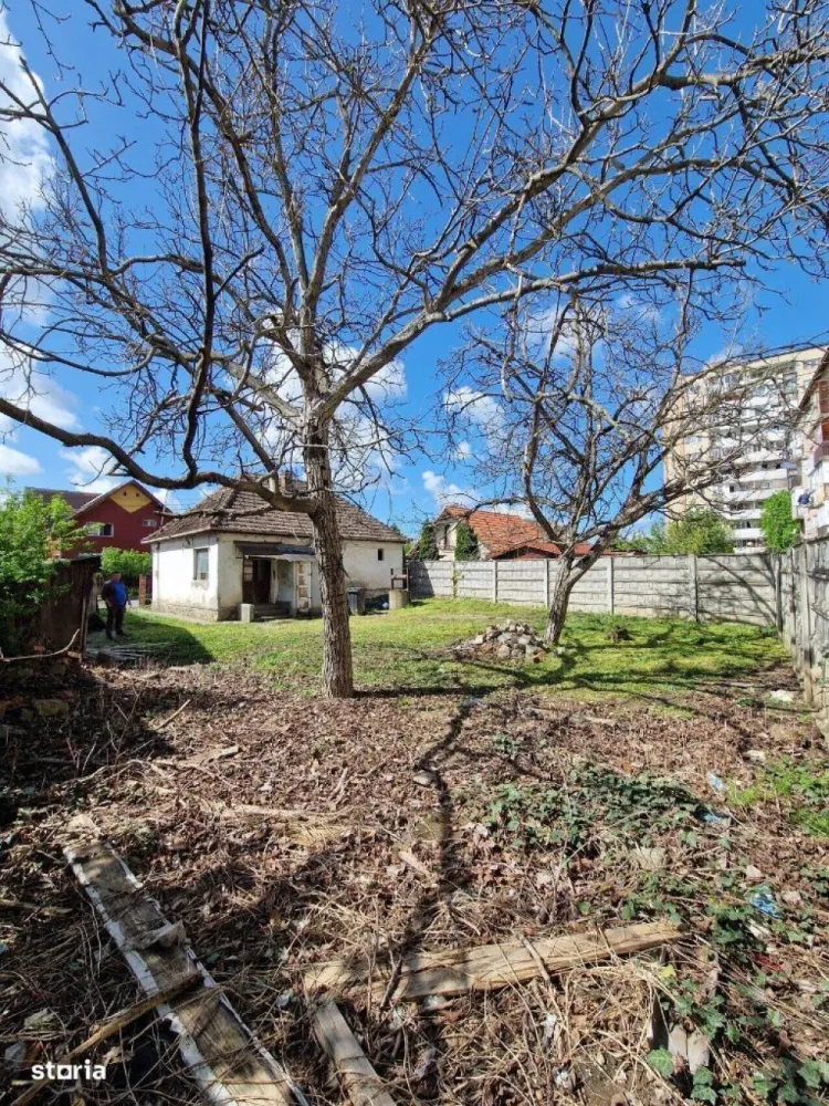 BRASADAS vinde casa cu teren 5 Ari zona Closca. - Agenția imobiliara BRASADAS vinde casa individuala in zona Closca.
Investiție excelentă, posibilitate de a restaura casă existentă sau de a construi una sau două case independente noi pe terenul de 500mp.
Aproape de toate serviciile principale:100m - Minimarket450m - Piața Someș500m - Spitalul Județean de Urgență600m - Supermarket Penny600m - Grădinița cu Program Prelungit700m - Școala Gimnazială1000m - Shopping City Satu Mare