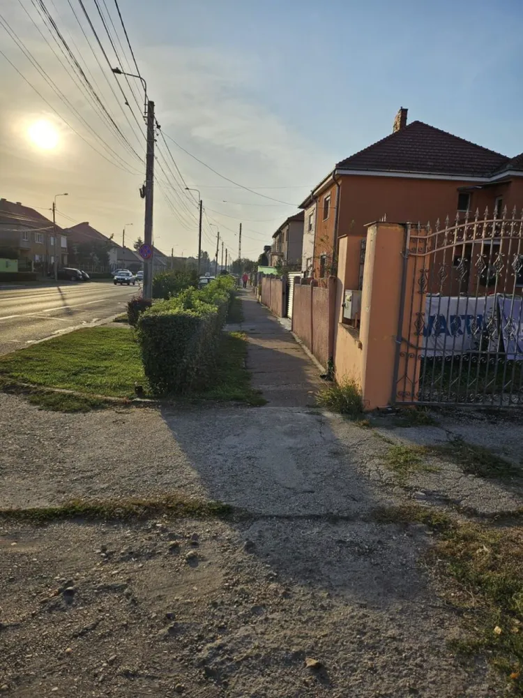 BRASADAS vinde casa individuala zona DARA cu 5 cam si teren 4ari.