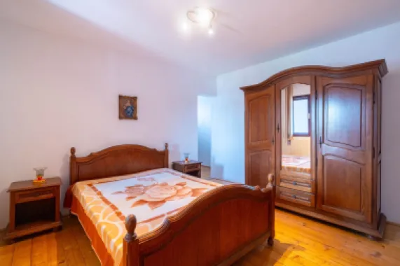 VANDUT! Casa 5 camere - teren 688 mp - Parneava - COMISION 0
