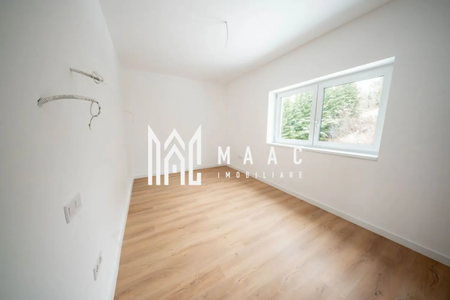 Penthouse 100 mp | 4 camere | Orientare sudică | Loc de parcare inclus