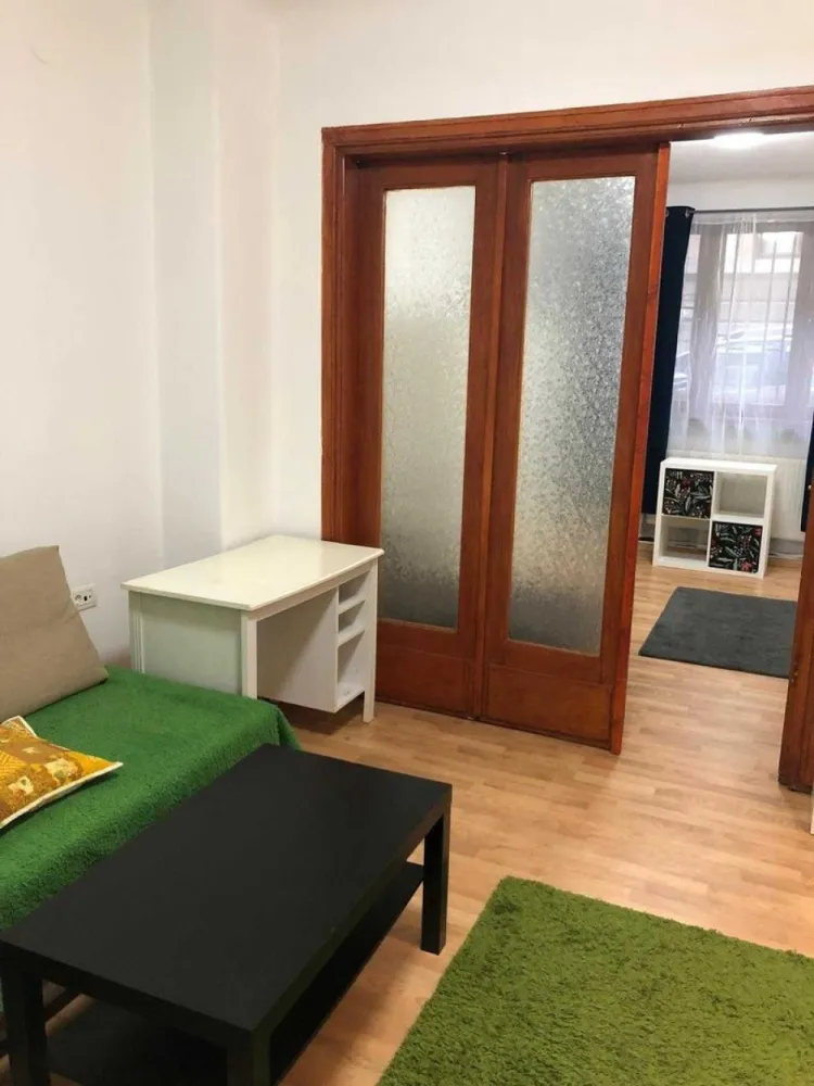 OFERTA!!! Închiriez apartament 2 camere zona Biserica Armenească - Închiriez Ap 2 camere zona Biserica Armenească
 400 euro/luna
 exclus animale de companie