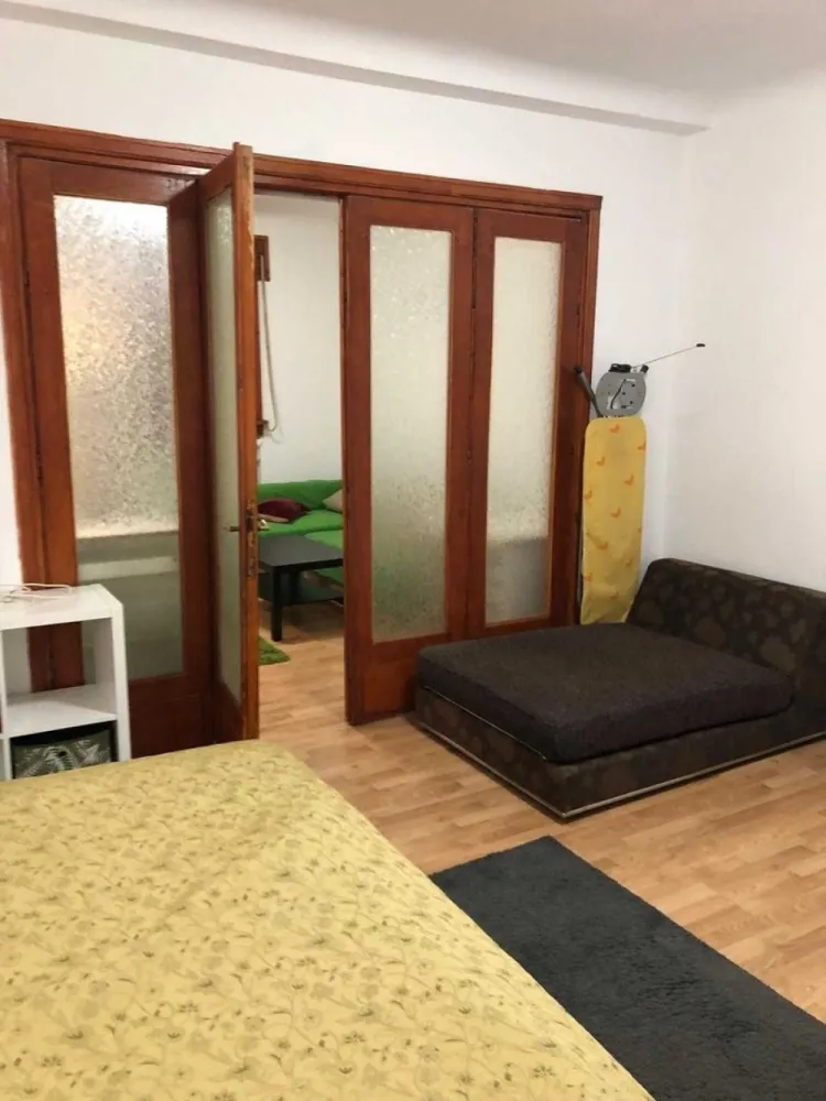 OFERTA!!! Închiriez apartament 2 camere zona Biserica Armenească - Închiriez Ap 2 camere zona Biserica Armenească
 400 euro/luna
 exclus animale de companie