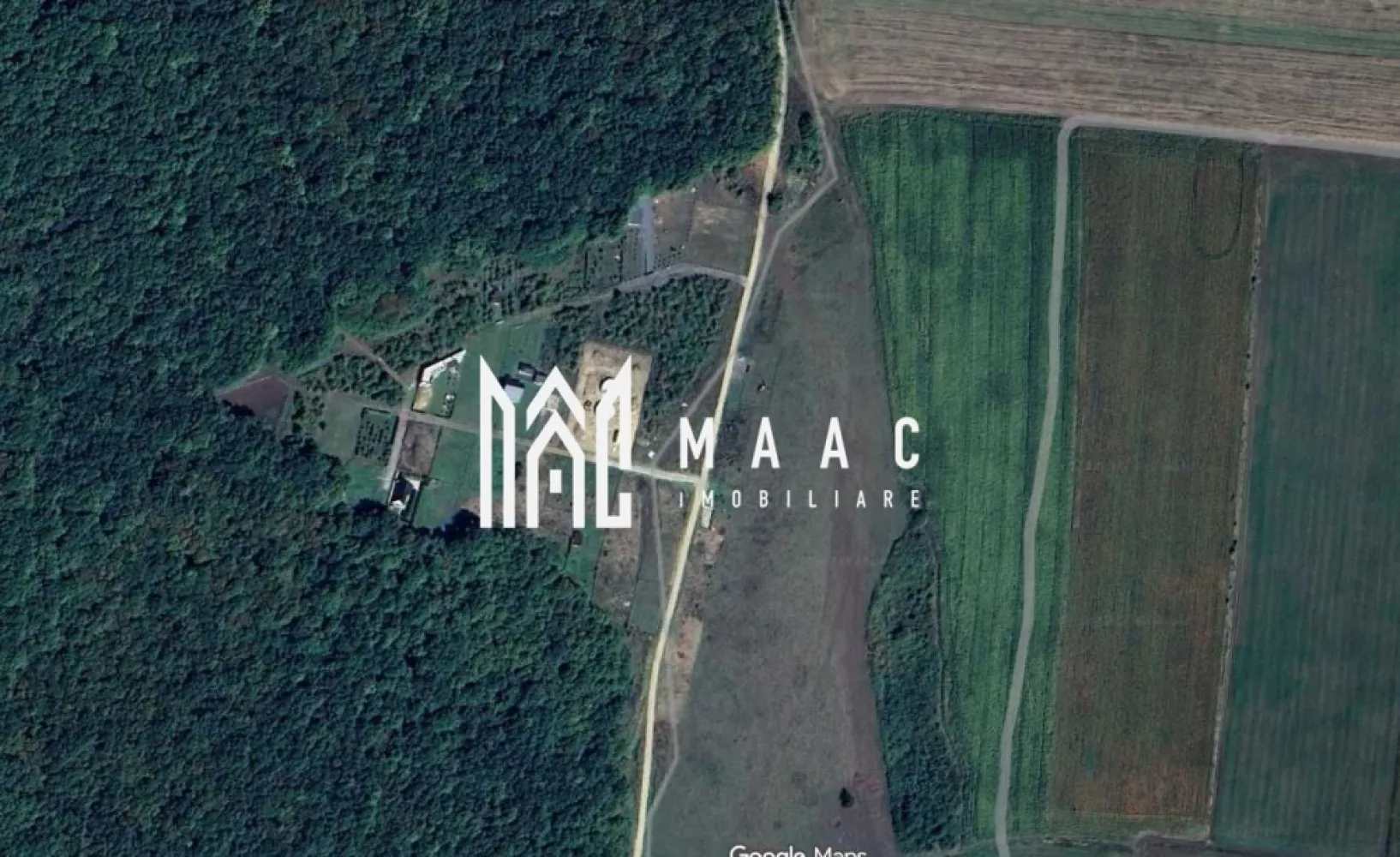 Teren | Intravilan | 1182 MP | Autorizație și Proiect Avizat | Șura Mică - MAAC Imobiliare vă propune spre vânzare un teren generos cu o suprafață de 1182 mp, format din două parcele alipite, situat în Șura Mică, zona Dealul Viilor. 

Această proprietate reprezintă o oportunitate excelentă pentru cei care își doresc să dezvolte o pensiune, o cabană sau o casă de vacanță într-un cadru natural liniștit, cu o panoramă superbă spre munți.

Terenul este amplasat strategic, într-o zonă cu drum recent prelungit, betonat și amenajat, unde există deja cabane construite în vecinătate. 

Beneficiază de o deschidere totală la stradă de 35 de metri liniari, fiind vândut cu autorizație de construcție emisă în 2024 (valabilă până în 2027) și proiect tip Ettera inclus pentru parcela de 582 mp. 

Prima parcelă are o suprafață de 582 mp cu proiect Parter ,Etaj ,Terasă deasupra,iar cealaltă 600 mp fără proiect.

Se vinde exclusiv ca întreg.

Ca și utilități dispune momentan doar de apă, este depus pentru curent un proiect pentru un parc fotovoltaic care să deservească zona prin prezența unui transformator pe viitor.

Pentru mai multe detalii sau programarea unei vizionări contactați-ne și specificați ID:CP2933777.