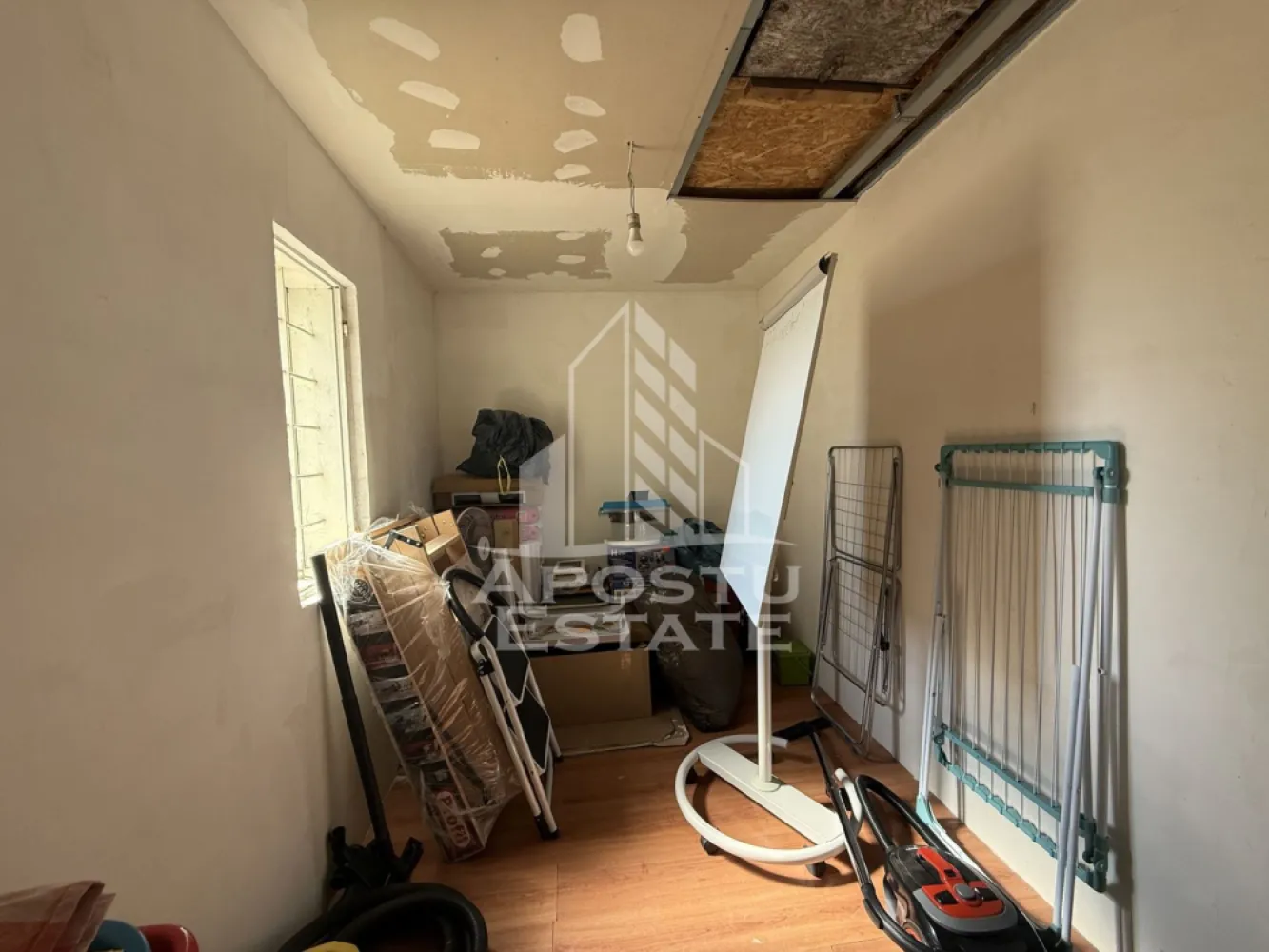 Casa individuala de vanzare cu proiect de extindere, zona Lunei