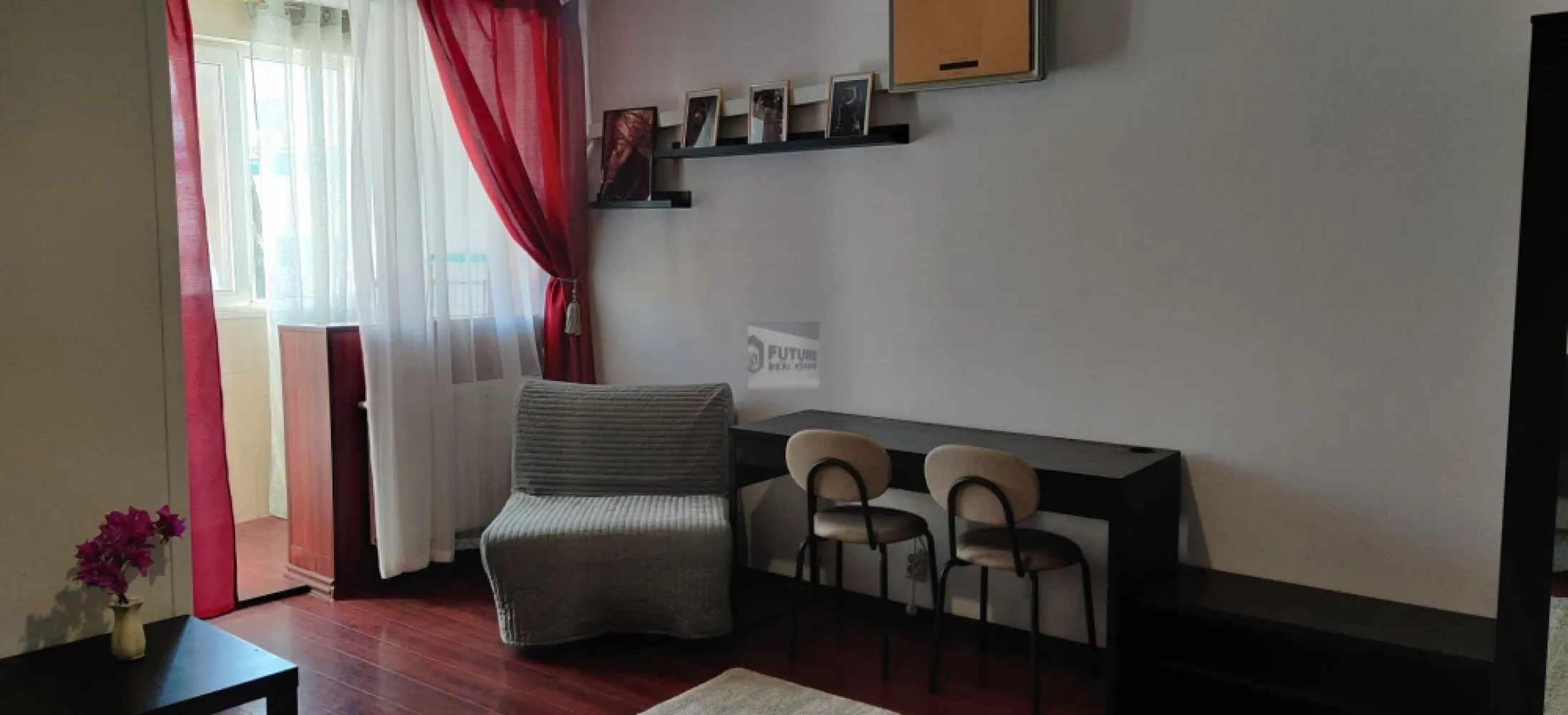 Garsonieră modernă, renovată – Zona Dristor / Park Lake - Cauți un loc unde „acasă” înseamnă confort și accesibilitate? Această garsonieră din zona Dristor este soluția perfectă! De ce să o alegi? ✅ Locație de top: Ești la 5 minute de mers pe jos de Park Lake Mall și de relaxarea din Parcul IOR. ✅ Conexiuni rapide: Metroul Dristor este la doar 300 m distanță. ✅ Totul nou: Recent renovată, spațiul este impecabil de curat și complet echipat. ✅ Etaj intermediar: Situată la etajul 1, ideal pentru acces facil. În apropiere găsești tot ce ai nevoie: Piața Râmnicu Sărat pentru cumpărături proaspete, magazine și zone verzi. 💰 Preț: 345 € 📞 Sună acum pentru a programa o vizionare! #imobiliarebucuresti #chirie #dristor #parklake #parculior #garsoniera #inchirierebucuresti #bucurestisector3 #apartamentdeinchiriat #metrou #acasa #chiriidristor #realestateromania