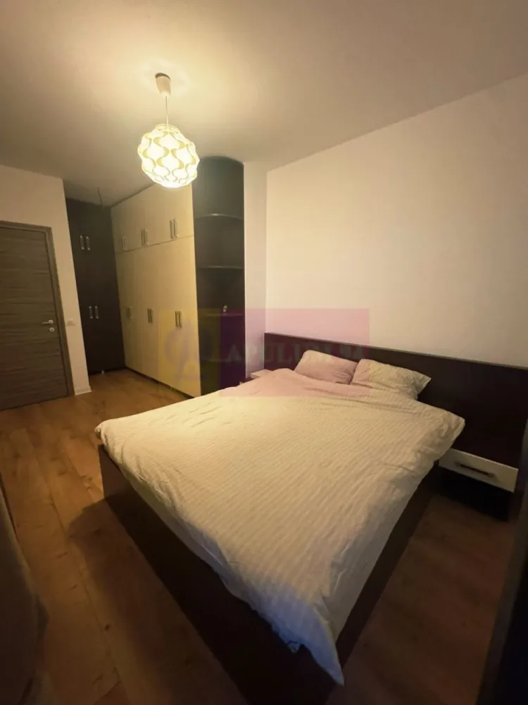 Apartament 2 camere in Pipera langa Scoala Americana bloc nou - Va oferim spre vanzare un apartament de 2 camere in Pipera intr-un bloc nou 2012, la etajul 6/9, cu bucatarie open in living, mobilat si utilat recent. Nu a fost locuit niciodata, are totul nou in el. Actele pregatite pentru vanzare. 
Pentru detalii si vizionari contactati agentul Dona Camelia la 0733683461.