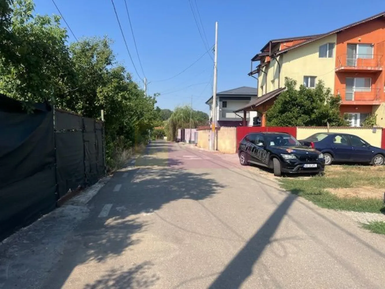 Teren Clinceni- Putul Olteni- Crizantemelor. - Compania imobiliara Apulum 94 va propune un teren situat in zona Clinceni- Putul Olteni- Crizantemelor- Ciorogarlei. 
 Terenul are o suprafata de 1959 mp, cu 2 deschideri, si la un capat si la celelalt. 
Poate fi vandut tot sau poate fi parcelat in 2 loturi. 
Prin fata terenului trec toate utilitatile. 
Pentru vizionare si mai multe detalii nu ezitati sa ma contactati pe nr 0733683446- Laura Ionescu.
COMISIONUL AGENTIEI ESTE 3%+ TVA.