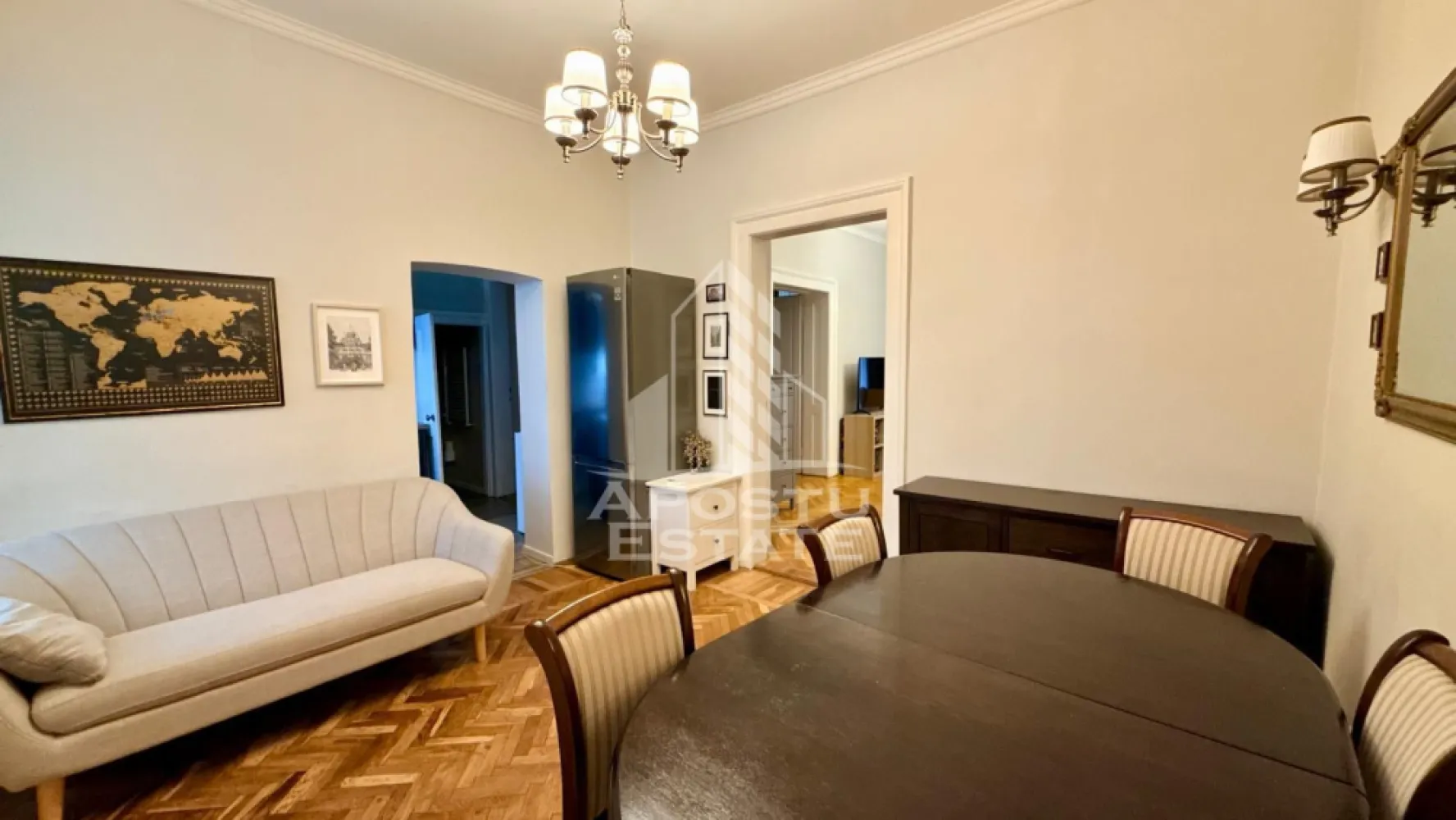 Apartament cu 3 camere de inchiriat, Zona Elisabetin - APOSTU ESTATE va propune spre inchiriere un apartament cu 3 camere complet mobilat si utilat in cladire istorica situat in zona Elisabetin, PetFriendly.
Imobilul este situat la parter dispune de acces facil in gradina si are 64 mp utili. 
Compartimentare:
- zona de luat masa
- bucatarie
- living
- dormitor
- baie cu cada

Dotari si beneficii:
- centrala proprie incalzire in calorifere
- aparat de aer conditionat
- electrocasnice: frigider, aragaz, masina de spalat rufe

Pentru mai multe detalii nu ezitati sa ne contactati!
Disponibilitate: imediata
Pret chirie: 450 euro
Va asteptam cu drag la o vizionare chiar si astazi!
ID intern: CP1905655