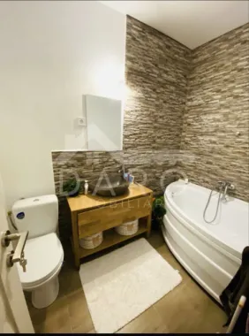 🏡 Apartament de vânzare – 3 camere | 81 mp + 3 terase | Zona Unirii –