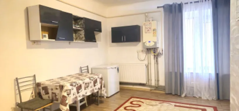 Apartament cu 2 camere la casa, 70 mp - zona centrala