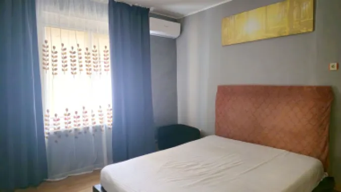 Apartament cu 2 camere la casa, 70 mp - zona centrala