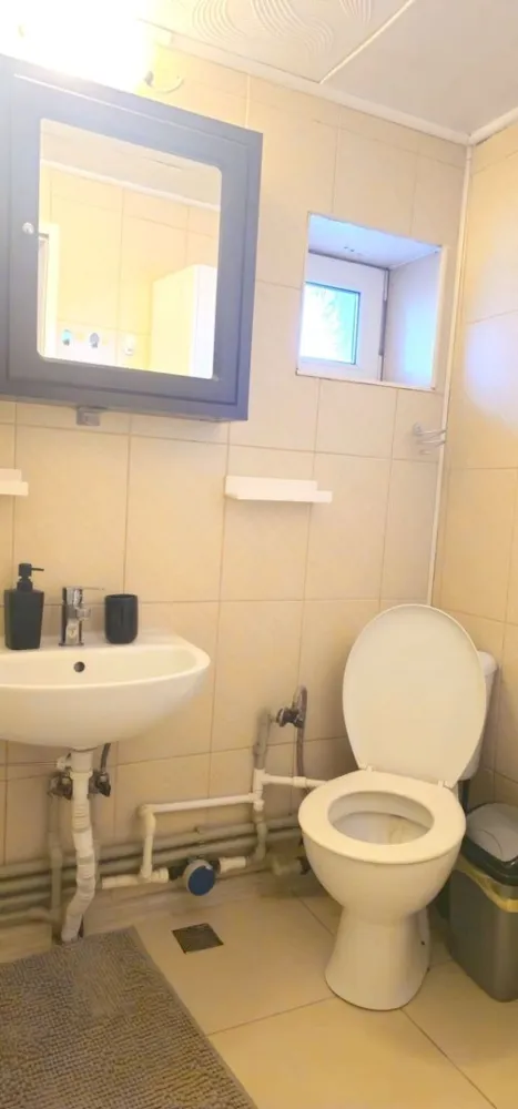 Apartament cu 2 camere la casa, 70 mp - zona centrala