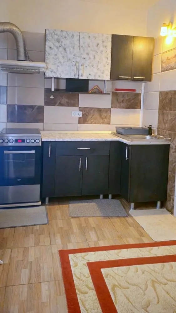Apartament cu 2 camere la casa, 70 mp - zona centrala