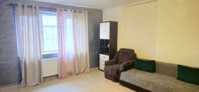 Apartament cu 2 camere la casa, 70 mp - zona centrala