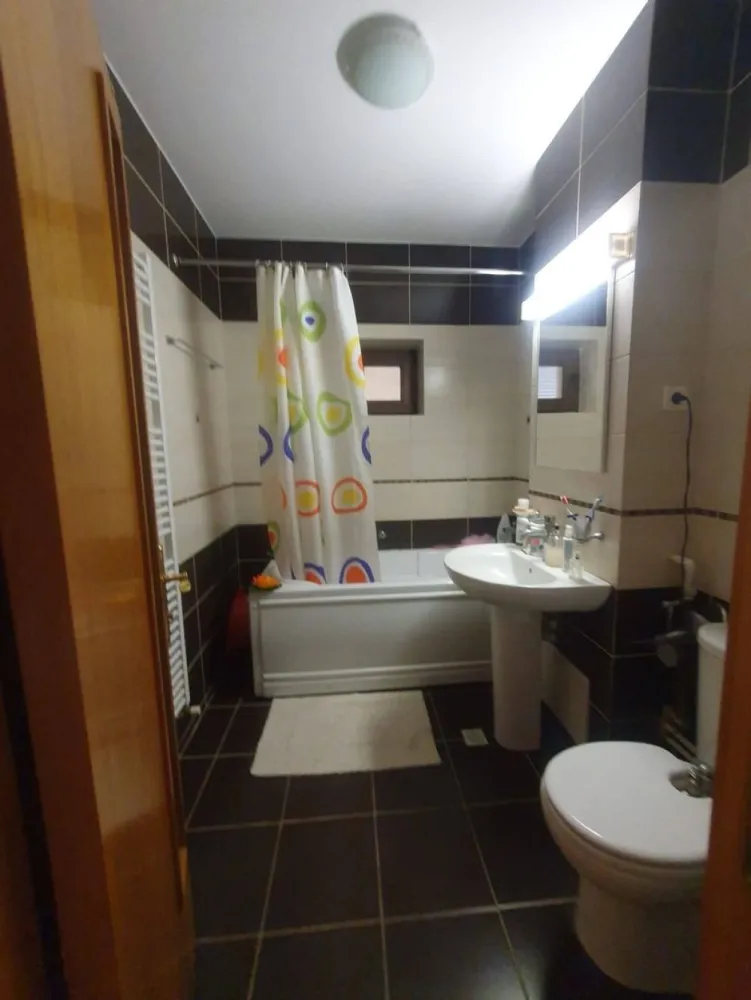De vanzare – Apartament 3 camere -Complex Vega, Strada Tecuci