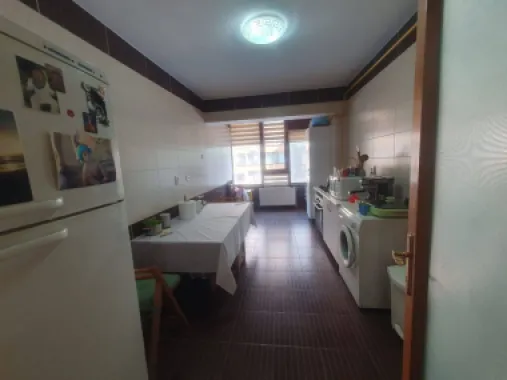 De vanzare – Apartament 3 camere -Complex Vega, Strada Tecuci