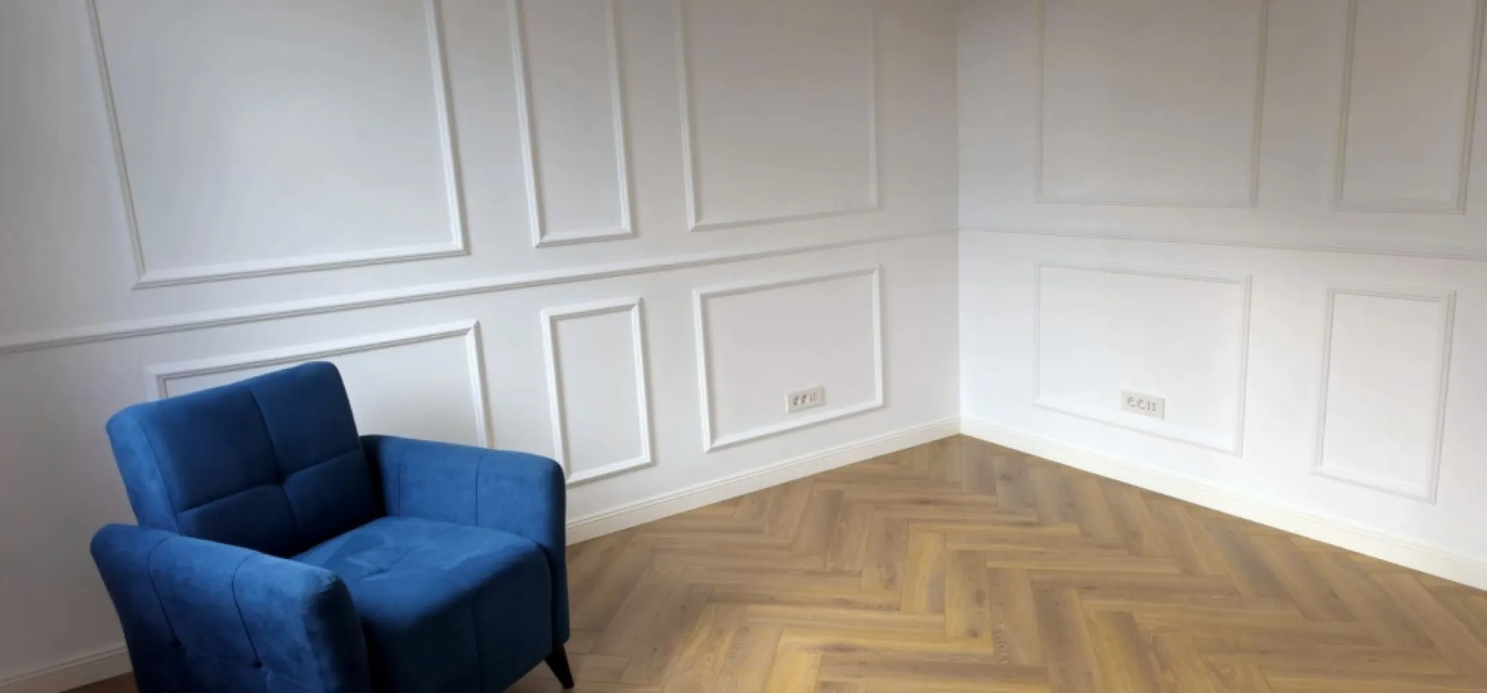 Casă renovată integral – ideală pentru birou/cabinet, sediu de firma - Se oferă spre închiriere o proprietate cu personalitate, situată pe strada Traian din Galați, într-o zonă cu acces facil din artera principală. Casa are o suprafață construită de 85 mp și o suprafață utilă de 70 mp, amplasată pe un teren de 200 mp.
Construită din cărămidă și recent renovată integral, locuința beneficiază de tâmplărie PVC cu geam termopan de ultimă generație, centrală termică proprie și finisaje interioare atent realizate, cu un design vintage ce adaugă farmec și eleganță spațiului.

Configurație:
-2 camere luminoase, dispuse simetric față de hol
- Bucătărie
- Baie dotată cu duș
- 2 intrări, inclusiv posibilitate de acces către o terasă situată în prelungirea casei

Exterior:
- Curte amenajată cu dale și arbuști ornamentali, ideală pentru o zonă de relaxare sau un spațiu de primire clienți
- Porți acționate electric, oferind confort și securitate
- Acces facil și vizibilitate bună, potrivită pentru activități profesionale

Proprietatea este excelentă pentru cabinete medicale / stomatologice, cabinet notarial, birouri sau alte tipuri de business care necesită un spațiu reprezentativ, accesibil și bine compartimentat.

Preț închiriere: 1.000 euro/lună.
Relatii suplimentare la telefon - 0740.949.871 - Marian Ene, consilier imobiliar Mag Invest