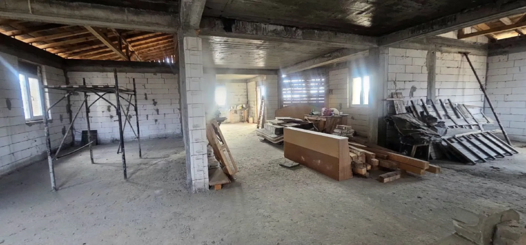 Casa la rosu Bariera Traian, teren 896 mp, COMISION 0%