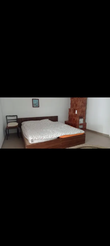 Casă de închiriat - Casă de închiriat in centrul orașului Bolintin-Vale, in apropiere de Penny Market. Pentru detalii, sunați,vă rog, la numărul: 0738256035