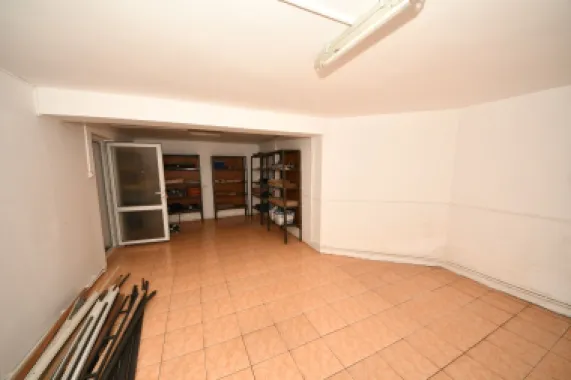 Vila spatioasa, pretabil pentru locuit/clinica, zona Micro 17 – Galati