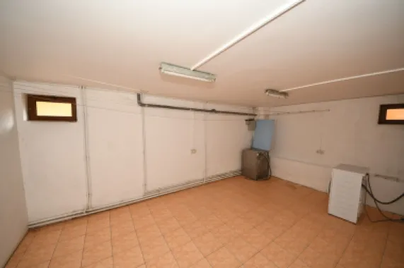 Vila spatioasa, pretabil pentru locuit/clinica, zona Micro 17 – Galati