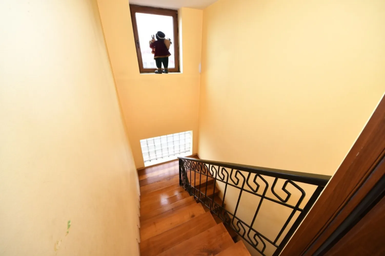 Vila spatioasa, pretabil pentru locuit/clinica, zona Micro 17 – Galati
