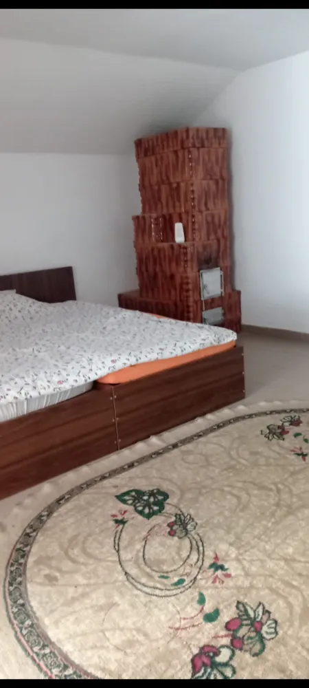 Casă de închiriat - Casă de închiriat in centrul orașului Bolintin-Vale, in apropiere de Penny Market. Pentru detalii, sunați,vă rog, la numărul: 0738256035