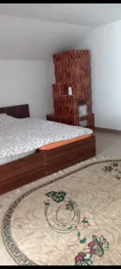 Casă de închiriat
