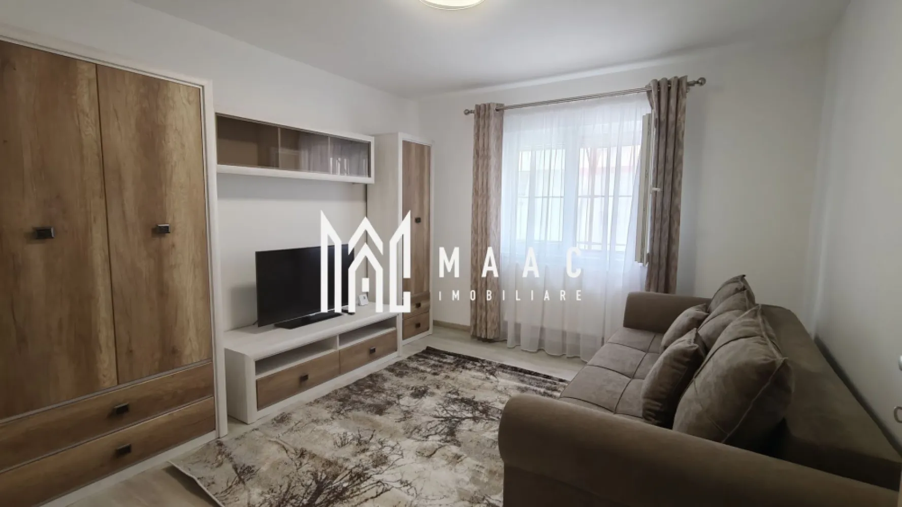 Garsonieră modernă I Mobilată I 27 mpu I Etaj 4 I V. Aaron - MAAC Imobiliare vă propune spre închiriere o garsonieră recent renovată, amplasată la etajul 4 al unui bloc reabilitat termic, situat în zona Străzii Semaforului — o locație practică, bine conectată, ideală pentru o persoană activă sau un cuplu la început de drum.

Compartimentare eficientă:
hol de acces
dormitor
bucătărie
baie

Avantaje:
Instalații electrice și sanitare noi.
Pereți indreptați, pardoseală refăcută.
Se închiriază mobilată și utilată complet, cu electrocasnice moderne.

Condiții de închiriere: Se percepe garanția echivalentă cu o lună de chirie, plus chiriei curente la momentul semnării contractului.

Contactează MAAC Imobiliare pentru vizionare, specificând ID CP3192587.