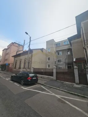 Casă de închiriat | Zonă Centrală | Lângă Parcul Carol | Ideală pentru birouri