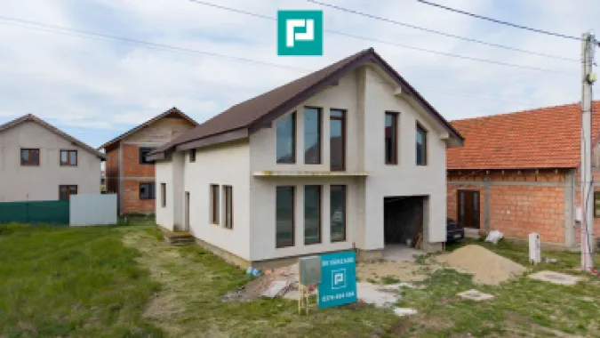 Casă impunătoare la gri în Curtici