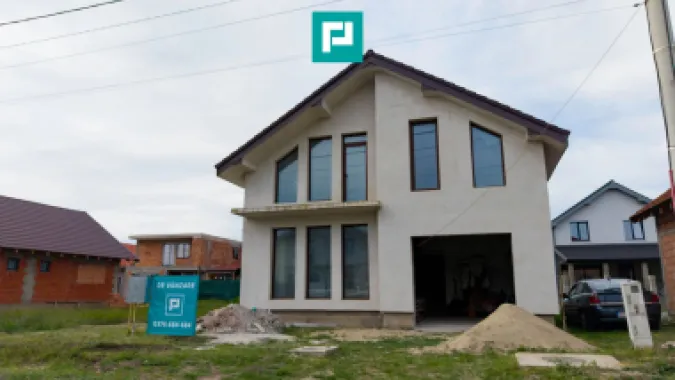 Casă impunătoare la gri în Curtici