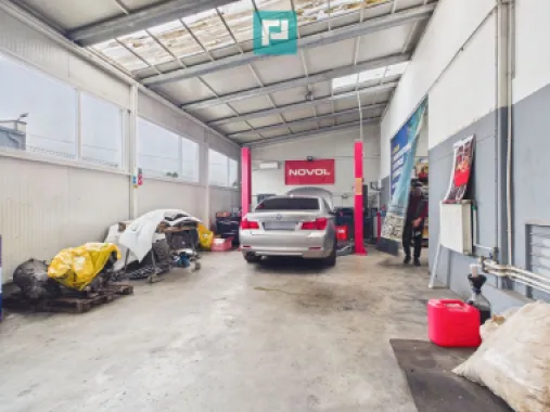 HALĂ INDUSTRIALĂ + SERVICE AUTO COMPLET ECHIPAT