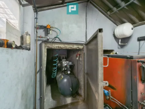 HALĂ INDUSTRIALĂ + SERVICE AUTO COMPLET ECHIPAT