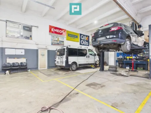 HALĂ INDUSTRIALĂ + SERVICE AUTO COMPLET ECHIPAT