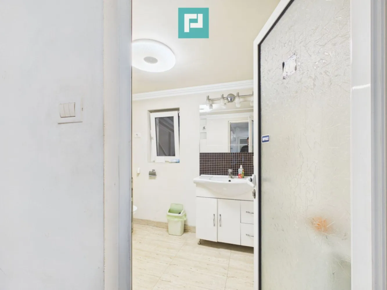HALĂ INDUSTRIALĂ + SERVICE AUTO COMPLET ECHIPAT