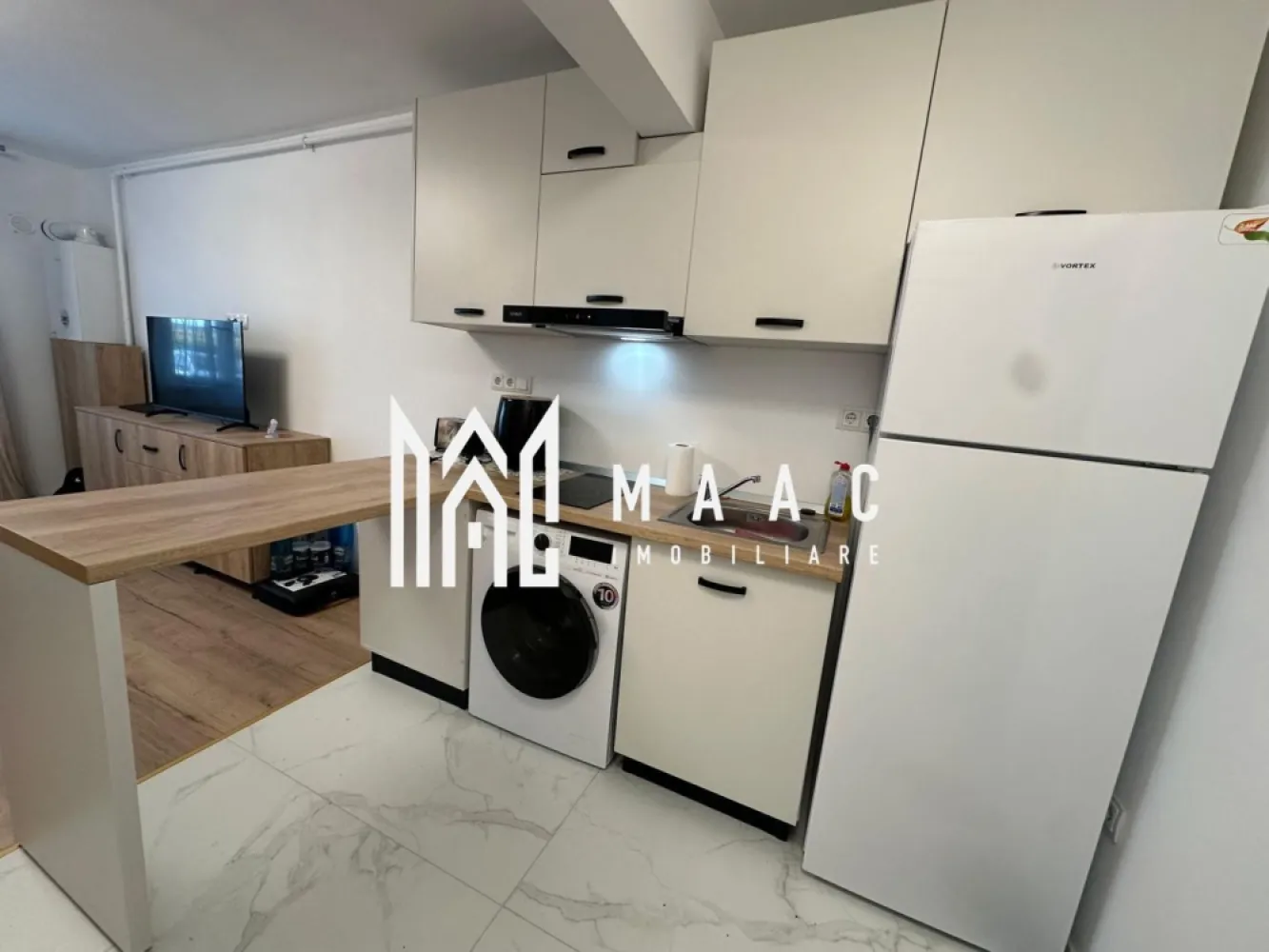 Apartament 1 cameră | Lazaret, Sibiu | 21,5 mp, mobilat, parter - Apartament cu 1 cameră de vânzare în cartierul Lazaret din Sibiu, situat pe Strada Oțelarilor, cu 21,5 mp utili, parter și mobilat complet.

Detalii proprietate:
• Suprafață utilă: 21,5 mp
• Apartament cu 1 cameră și 1 baie
• Amplasat la parter
• Complet mobilat și utilat
• An construcție: 1970
• Disponibil pentru vânzare

Localizare:
Proprietatea este situată pe Strada Oțelarilor, în cartierul Lazaret din Sibiu.

Pentru detalii suplimentare și programarea unei vizionări, contactați echipa MAAC Imobiliare și menționați Cod anunț CP3193863.