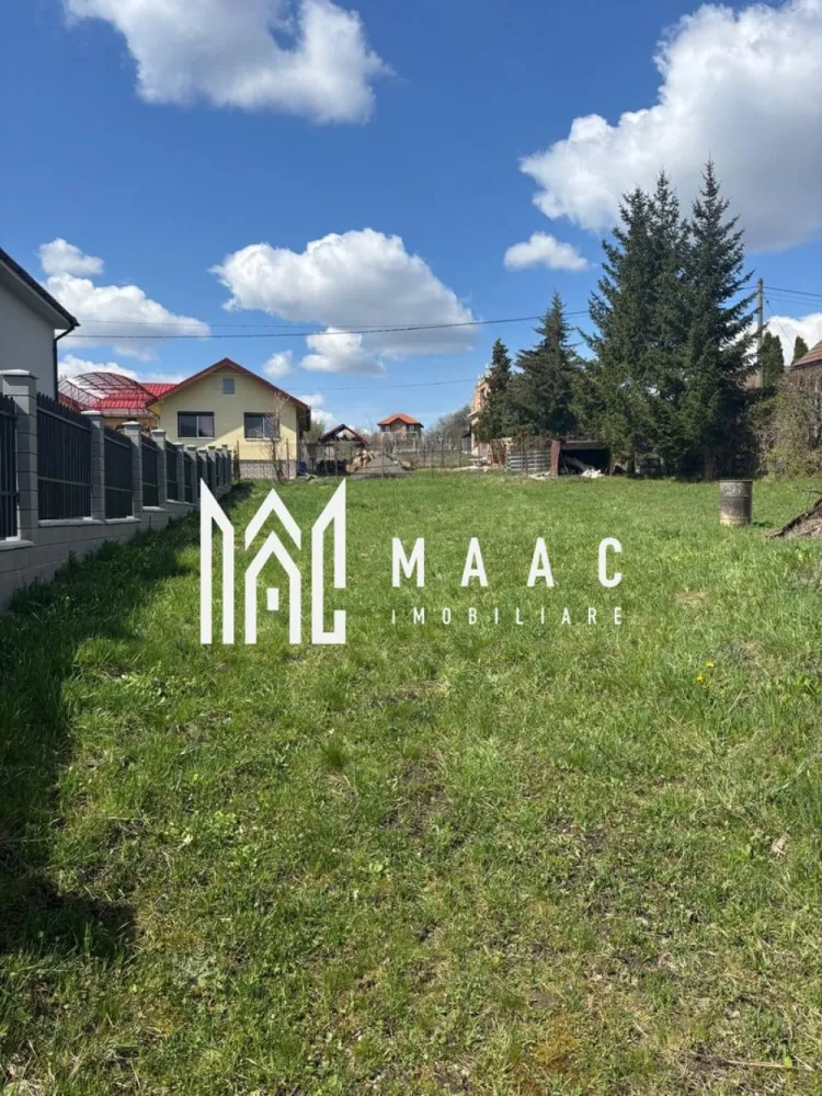 Teren intravilan 613 mp | Tocile, Sadu | autorizație emisă - Teren intravilan de 613 mp în Tocile, Sadu, cu deschidere directă la strada principală, certificat de urbanism existent și autorizație de construire emisă, într-o poziție cu acces rapid spre Sibiu.

Detalii proprietate:
• Suprafață teren: 613 mp
• Clasificare: teren intravilan pentru construcții
• Front stradal: 16 ml
• Certificat de urbanism existent
• Utilități disponibile: apă curentă, curent electric, internet
• Canalizarea și gazul sunt în curs de execuție
• Acces auto direct din drumul principal

Terenul este amplasat în zona Tocile, într-un cadru liniștit, cu aer curat și apropiere de pădure și spații verzi. Poziționarea oferă acces facil către Sibiu și vizibilitate bună din strada principală, într-o zonă aflată în dezvoltare.

Pentru mai multe informații sau pentru programarea unei vizionări, contactați echipa MAAC Imobiliare și menționați Cod anunț CP3199576.