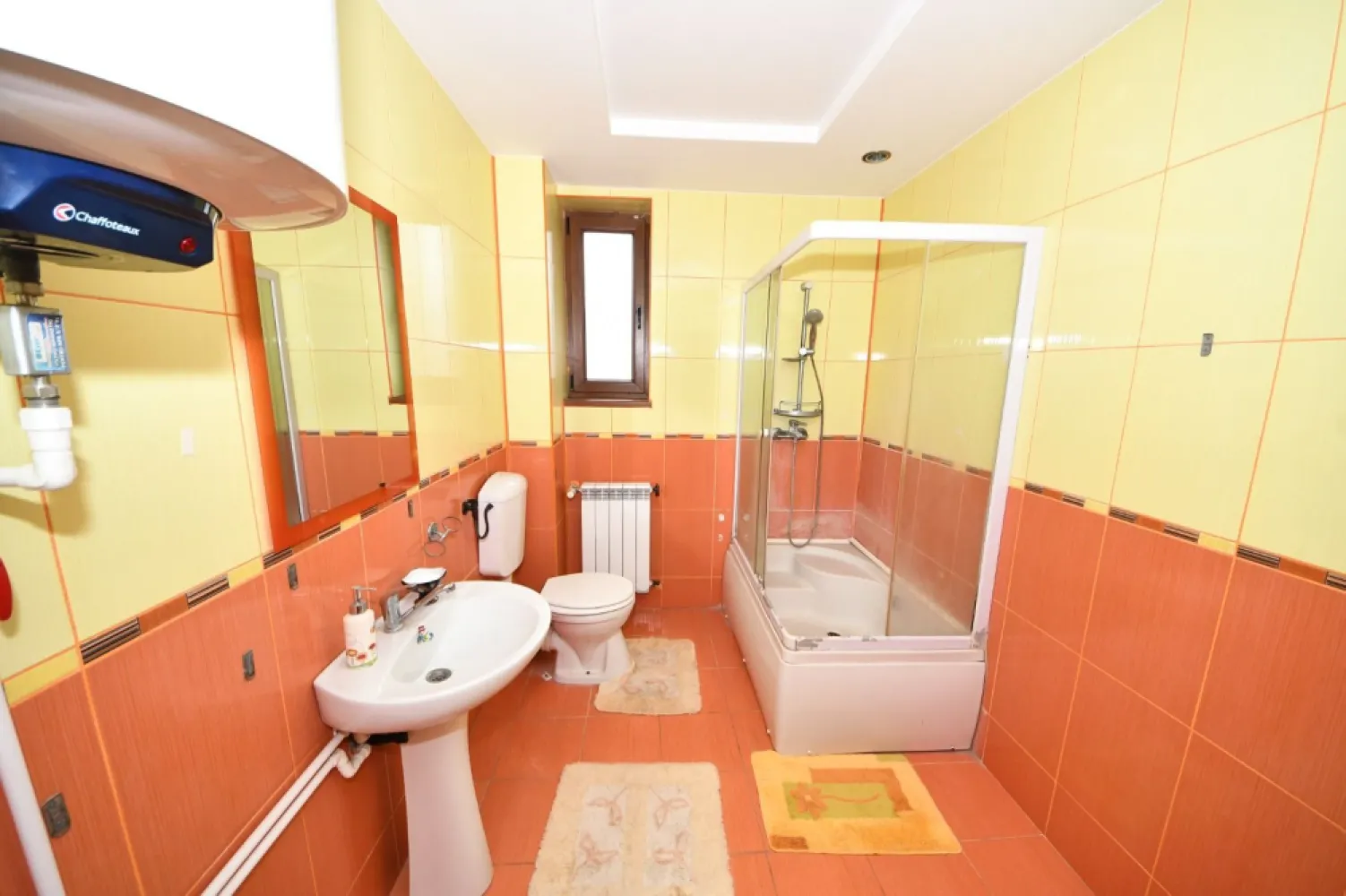 Vila spatioasa, pretabil pentru locuit/clinica, zona Micro 17 – Galati