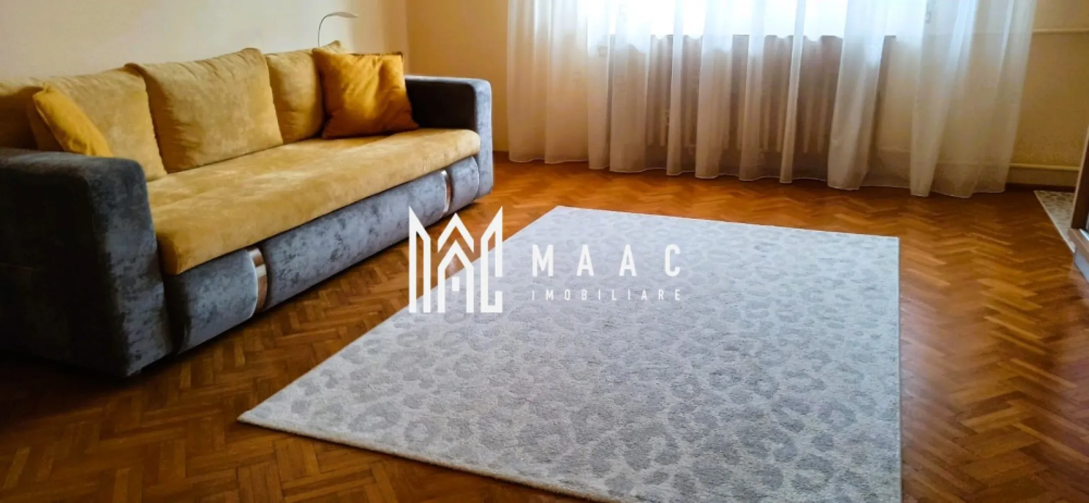 Apartament la casa | 3 camere | Parter I Zona Terezian - Maac Imobiliare propune un apartament la casa, situat la parterul unui imobil cu regim de inaltime S+P+E+P, din cartierul Terezian. Locuinta are in alcatuire: hol de acces, bucatarie inchisa, living, 2 dormitoare, baie. Subsolul cuprinde: hol de acces, chicineta, spalatorie, pivnita, debara, si camara, camera tehnica. Incalzirea se face prin calorifere; centrala pe gaz, proprie. Aferent- garaj in curtea comuna cu alt proprietar. Curtea este formata dintr-o parte pavata si zona verde destinata relaxarii. Pentru mai multe detalii precizati telefonic ca ati vazut anuntul cu ID: CP2046985