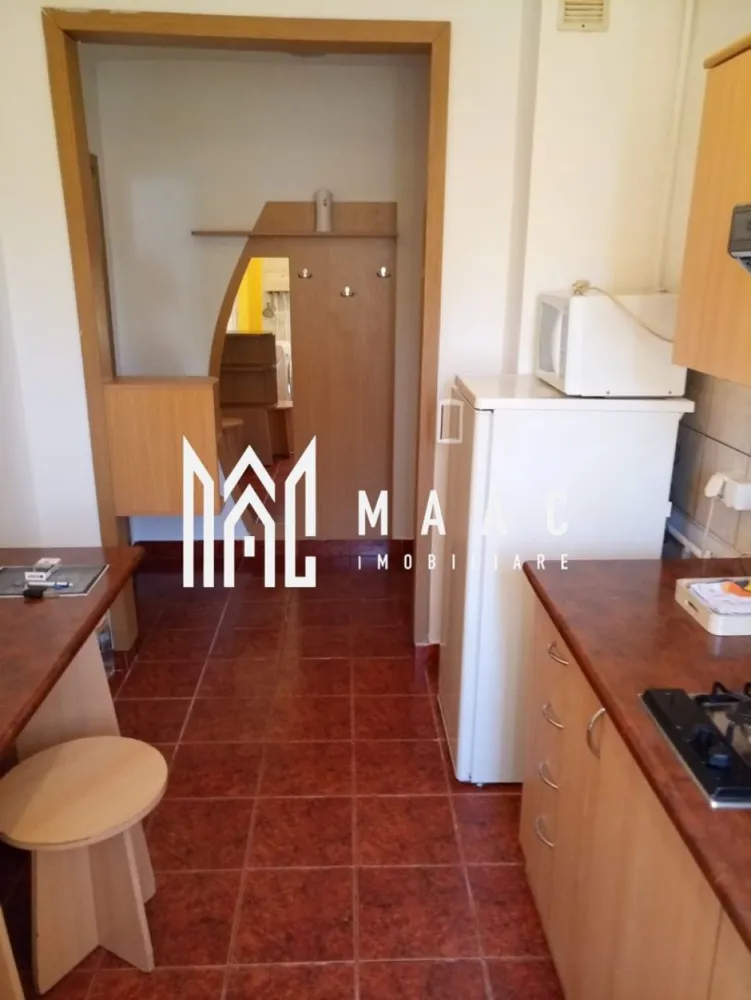 Apartament 2 camere I Parter I Zona Mihai Viteazul - Se oferă spre închiriere un apartament cu 2 camere semidecomandat, situat la parterul unui imobil din zona Mihai Viteazul. Apartamentul are o compartimentare practică și se închiriază complet mobilat și utilat, fiind disponibil imediat. Proprietatea este ideală pentru o persoană singură sau un cuplu care își dorește confort și acces rapid la principalele puncte de interes din oraș. Se închiriază pe termen lung. Pentru informati si vizionari: ID: CP2752502