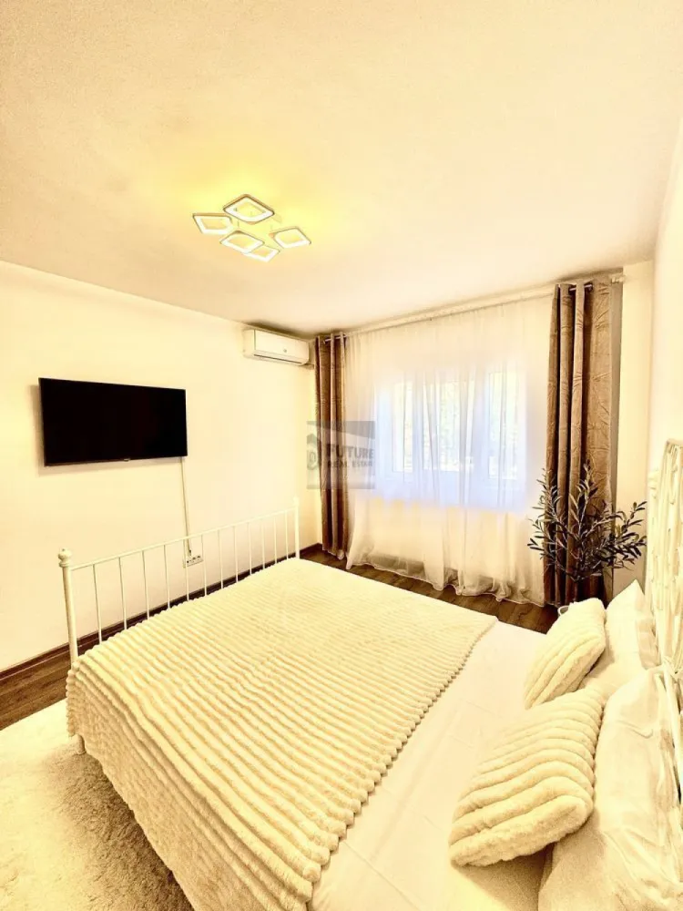 Inchiriez Garsoniera Dristor Sector 3 - Inchiriez garsoniera mobilata si utilata modern. Imobilul se afla la 10 minute de mers pe jos de statia de metrou Dristor. Imobilul este izolat si recent renovat, facturiile fiind foarte mici. Este dotat cu masina de spalat, cuptor electric, tv, centra termica individuala, termopan, dus walk-in. Se inchiriaza pentru o perioada de minimum 2 ani. Pretul este 1850 lei fix. Contract ANAF. Se percepe garantie o luna avans.