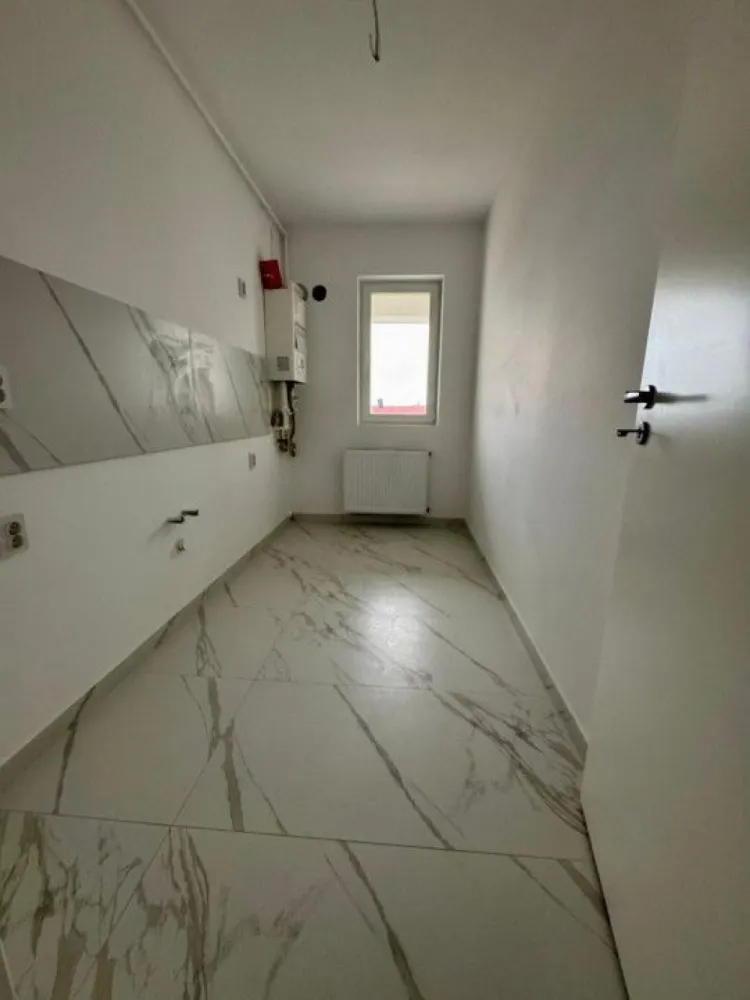 Gars Militari Residence - mutare imediata!! - TVA INCLUS !! Vă prezentăm o garsonieră deosebită, situată în cartierul Militari Residence, într-un bloc modern cu regim de înălțime P+3, poziționat strategic pentru a vă oferi confort și accesibilitate. Detalii proprietate: - Tip: Garsonieră - Locație: Militari Residence Avantaje: - Bloc nou, construit cu materiale de calitate, garantând un standard ridicat de confort. - Poziție excelentă, în imediata apropiere a mijloacelor de transport în comun, pentru o deplasare facilă către orice zonă a orașului. - Acces rapid la instituții educaționale (școli publice), centre comerciale, supermarketuri și mall-uri. - Zonă liniștită, ideală pentru locuit sau investiție. Acum este momentul să achiziționați locuința visurilor dumneavoastră! Contactați-ne pentru mai multe detalii și programarea unei vizionări.